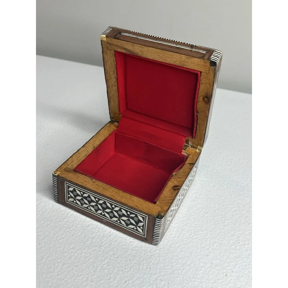 Vintage Inlaid Mother of Pearl Jewelry Trinket Wood Box Square Egyptian‎